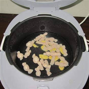 小肠汤锅怎么做，小肠汤锅怎么做好吃，小肠汤锅做法