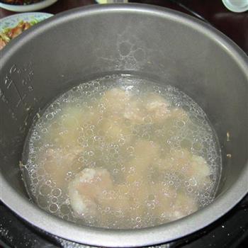 麻辣排骨萝卜锅怎么做，麻辣排骨萝卜锅怎么做好吃，麻辣排骨萝卜锅做法