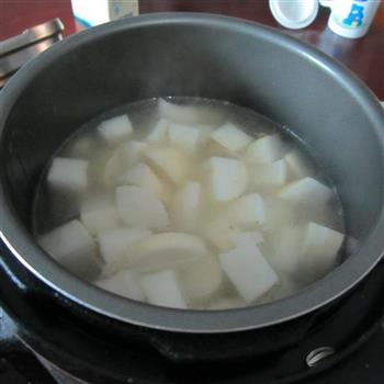 麻辣排骨萝卜锅怎么做，麻辣排骨萝卜锅怎么做好吃，麻辣排骨萝卜锅做法