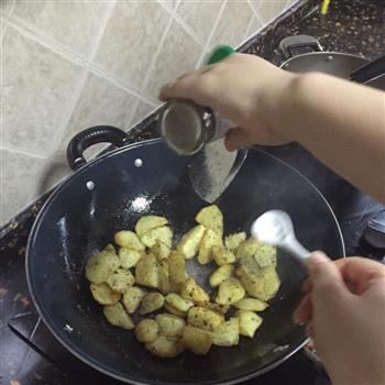 迷迭香煎土豆怎么做，迷迭香煎土豆怎么做好吃，迷迭香煎土豆做法