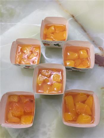 黄桃果冻怎么做，黄桃果冻怎么做好吃，黄桃果冻做法