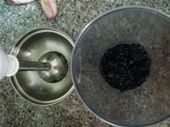 黑芝麻元宵怎么做，黑芝麻元宵怎么做好吃，黑芝麻元宵做法