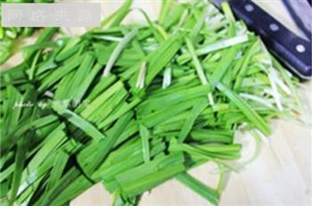 春韭烩三丝怎么做，春韭烩三丝怎么做好吃，春韭烩三丝做法