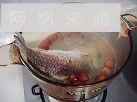 山楂鲫鱼汤怎么做，山楂鲫鱼汤怎么做好吃，山楂鲫鱼汤做法