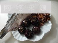 山楂鲫鱼汤怎么做，山楂鲫鱼汤怎么做好吃，山楂鲫鱼汤做法
