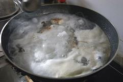 萝卜焖鲫鱼怎么做,萝卜焖鲫鱼怎么做好吃,萝卜焖鲫鱼做法 萝卜焖鲫鱼怎么做,萝卜焖鲫鱼怎么做好吃,萝卜焖鲫鱼做法