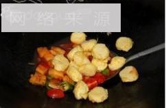 菠萝咕噜日本豆腐怎么做，菠萝咕噜日本豆腐怎么做好吃，菠萝咕噜日本豆腐做法