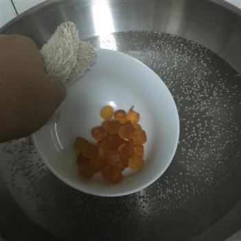 QQ糖版木瓜牛奶冻怎么做，QQ糖版木瓜牛奶冻怎么做好吃，QQ糖版木瓜牛奶冻做法