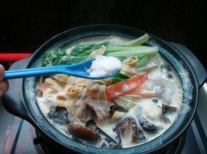 豆浆蔬菜锅怎么做，豆浆蔬菜锅怎么做好吃，豆浆蔬菜锅做法