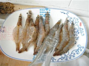 蒜蓉烤虾怎么做，蒜蓉烤虾怎么做好吃，蒜蓉烤虾做法