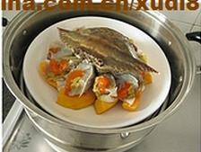 南瓜咸肉蒸膏蟹怎么做，南瓜咸肉蒸膏蟹怎么做好吃，南瓜咸肉蒸膏蟹做法