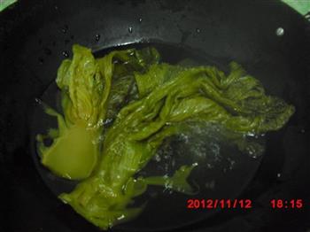 酸菜麻辣火锅怎么做，酸菜麻辣火锅怎么做好吃，酸菜麻辣火锅做法