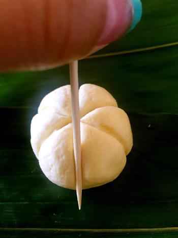 豆沙馅小南瓜  怎么做，豆沙馅小南瓜  怎么做好吃，豆沙馅小南瓜  做法