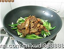 蚌肉炒青蒜怎么做，蚌肉炒青蒜怎么做好吃，蚌肉炒青蒜做法