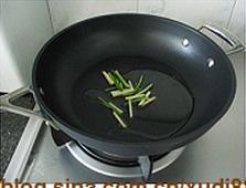 蚌肉炒青蒜怎么做，蚌肉炒青蒜怎么做好吃，蚌肉炒青蒜做法