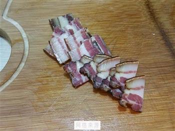 腊肉比萨怎么做，腊肉比萨怎么做好吃，腊肉比萨做法