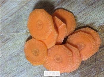 黑胡椒汁牛排怎么做，黑胡椒汁牛排怎么做好吃，黑胡椒汁牛排做法