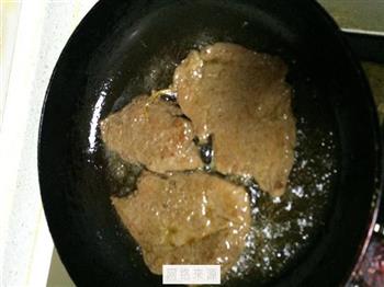 黑胡椒汁牛排怎么做，黑胡椒汁牛排怎么做好吃，黑胡椒汁牛排做法