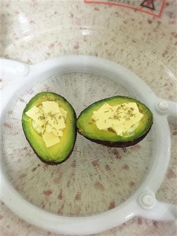 芝士焗牛油果蛋怎么做，芝士焗牛油果蛋怎么做好吃，芝士焗牛油果蛋做法