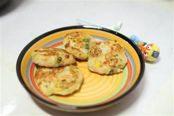 小熊家乡村土豆饼怎么做，小熊家乡村土豆饼怎么做好吃，小熊家乡村土豆饼做法