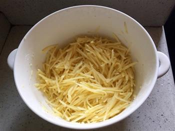 炸土豆丝饼怎么做，炸土豆丝饼怎么做好吃，炸土豆丝饼做法