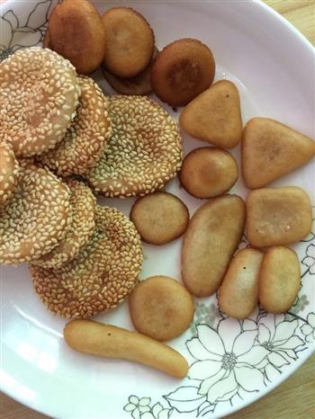 芝麻糯米饼怎么做，芝麻糯米饼怎么做好吃，芝麻糯米饼做法