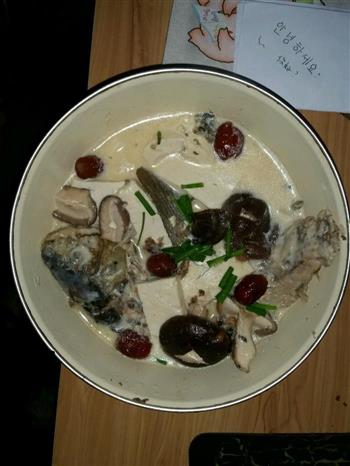 红枣香菇豆腐鲫鱼汤怎么做，红枣香菇豆腐鲫鱼汤怎么做好吃，红枣香菇豆腐鲫鱼汤做法