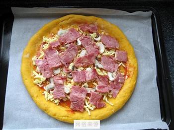 南瓜饼胚培根披萨怎么做，南瓜饼胚培根披萨怎么做好吃，南瓜饼胚培根披萨做法