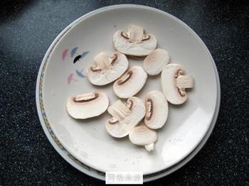 南瓜饼胚培根披萨怎么做，南瓜饼胚培根披萨怎么做好吃，南瓜饼胚培根披萨做法