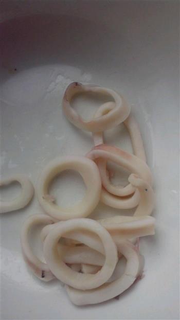 炸鱿鱼圈怎么做，炸鱿鱼圈怎么做好吃，炸鱿鱼圈做法