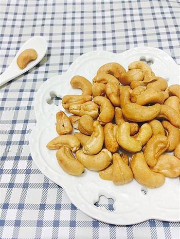 上班族小零食-盐焗腰果怎么做，上班族小零食-盐焗腰果怎么做好吃，上班族小零食-盐焗腰果做法
