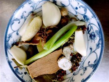 地道川味-牛肉酸辣粉怎么做，地道川味-牛肉酸辣粉怎么做好吃，地道川味-牛肉酸辣粉做法