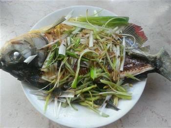 清蒸鲳鱼怎么做，清蒸鲳鱼怎么做好吃，清蒸鲳鱼做法