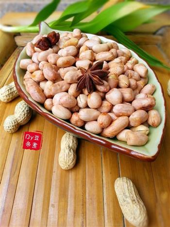 盐水烤花生怎么做，盐水烤花生怎么做好吃，盐水烤花生做法