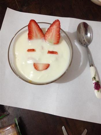 草莓芒果酸奶怎么做，草莓芒果酸奶怎么做好吃，草莓芒果酸奶做法