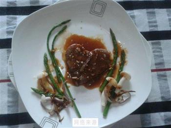 心形黑椒沙朗牛排怎么做，心形黑椒沙朗牛排怎么做好吃，心形黑椒沙朗牛排做法