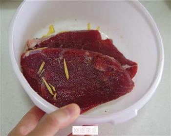 黑椒煎牛排怎么做，黑椒煎牛排怎么做好吃，黑椒煎牛排做法