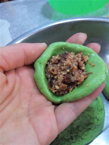 清明节吃青团怎么做，清明节吃青团怎么做好吃，清明节吃青团做法