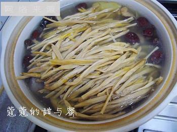 黄花排骨美白汤怎么做，黄花排骨美白汤怎么做好吃，黄花排骨美白汤做法