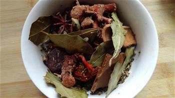 麻辣牛油火锅底料怎么做，麻辣牛油火锅底料怎么做好吃，麻辣牛油火锅底料做法