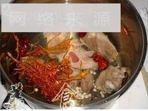 虫草花玉米脊骨汤怎么做，虫草花玉米脊骨汤怎么做好吃，虫草花玉米脊骨汤做法