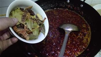 麻辣牛油火锅底料怎么做，麻辣牛油火锅底料怎么做好吃，麻辣牛油火锅底料做法