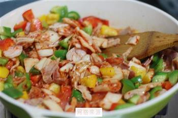 泡菜炒乌冬面怎么做，泡菜炒乌冬面怎么做好吃，泡菜炒乌冬面做法
