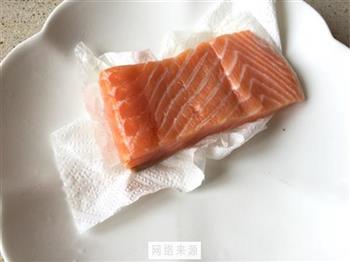 黑椒三文鱼怎么做，黑椒三文鱼怎么做好吃，黑椒三文鱼做法