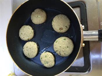 香菜玉米豆渣饼怎么做，香菜玉米豆渣饼怎么做好吃，香菜玉米豆渣饼做法
