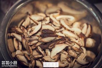 奶油蘑菇汤怎么做，奶油蘑菇汤怎么做好吃，奶油蘑菇汤做法