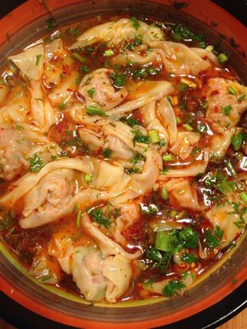 红油麻辣抄手怎么做，红油麻辣抄手怎么做好吃，红油麻辣抄手做法