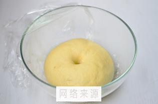 金枪鱼披萨怎么做，金枪鱼披萨怎么做好吃，金枪鱼披萨做法
