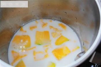 西式奶香南瓜浓汤怎么做，西式奶香南瓜浓汤怎么做好吃，西式奶香南瓜浓汤做法