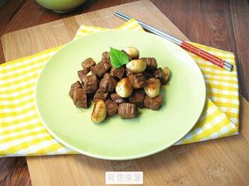 黑椒蒜子牛排怎么做，黑椒蒜子牛排怎么做好吃，黑椒蒜子牛排做法